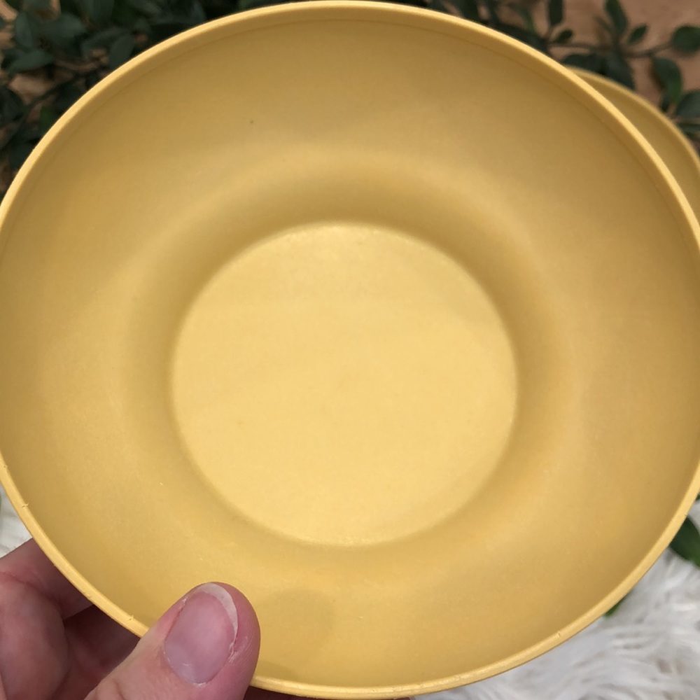 Tupperware bowls - Picture 6 of 10